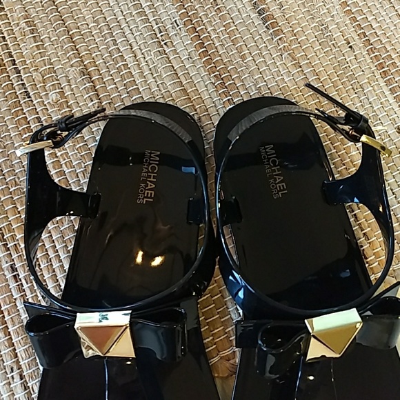 *1 LEFT* MK Black Bow Jelly Sandle - Picture 3 of 7